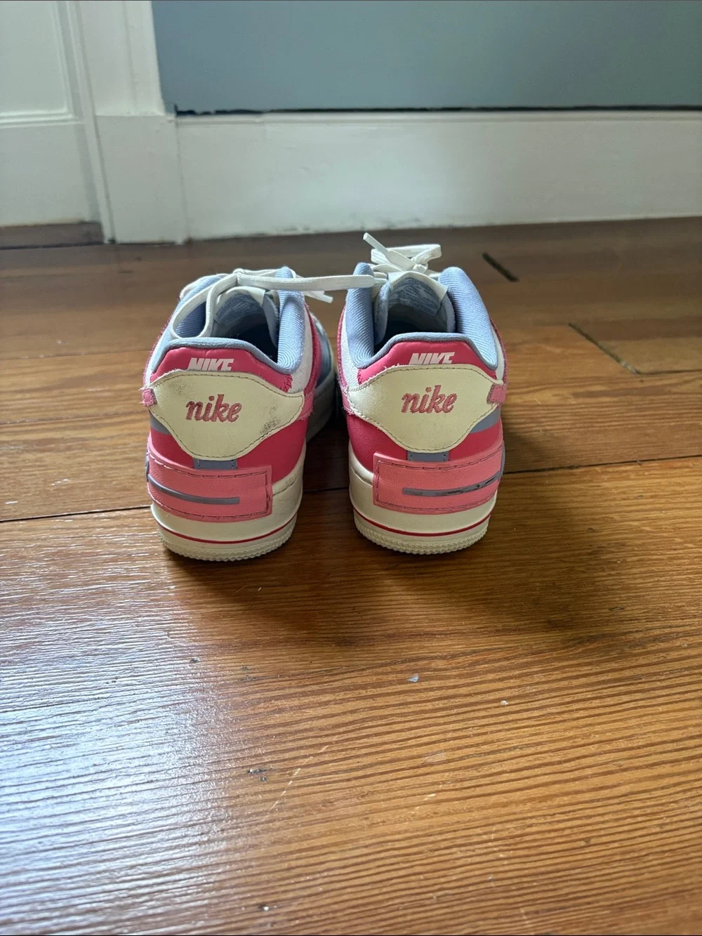 Nike Kids Low-Top Sneakers in White, Pink, Lavender